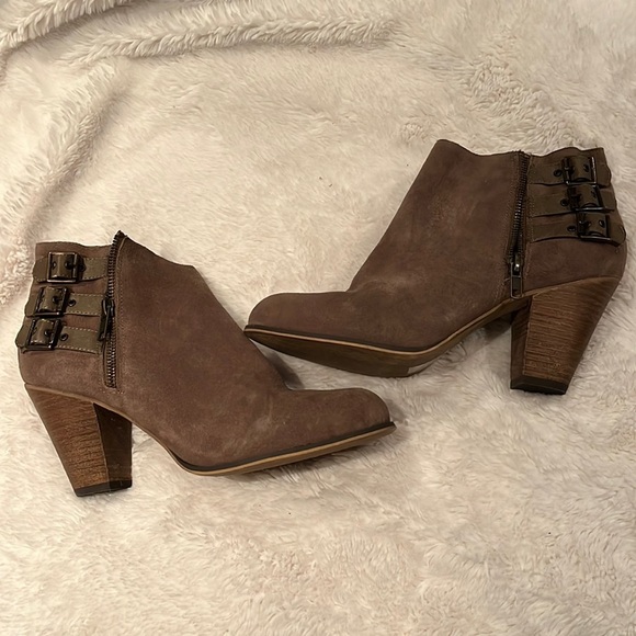 URBAN OUTFITTERS kimichi blue suede boots block heel size 10 - Picture 1 of 3